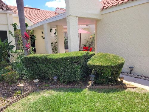 944 Madrid Dr, PALM HARBOR, FL, 34684-2835 | Card Image
