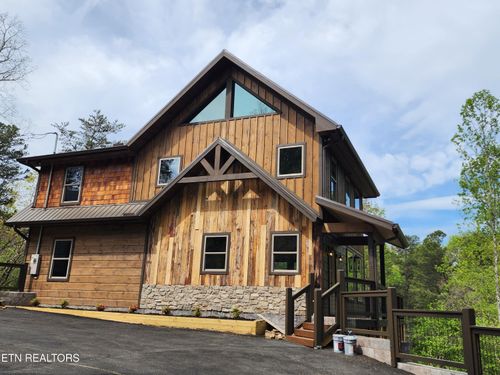 2733 Dogwood Loop Dr, Sevierville, TN, 37876-6556 | Card Image