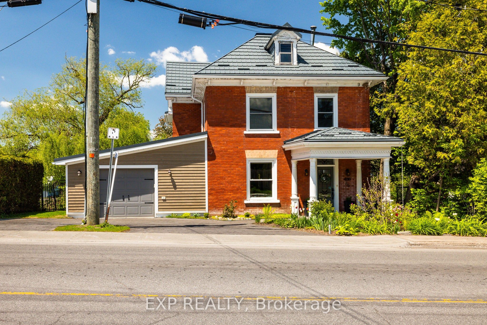 Residential in Lanark Highlands