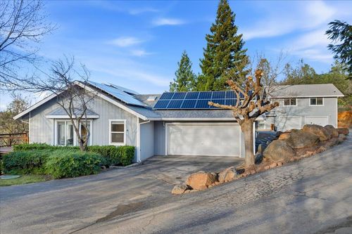 16380 Thornberry Way, Grass Valley, CA, 95949 | Card Image