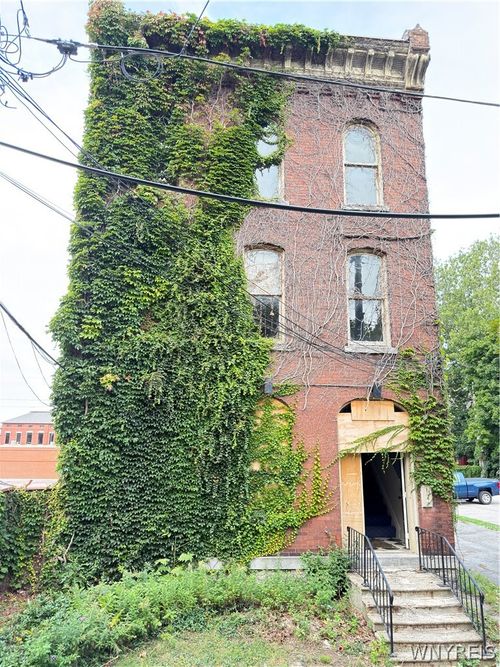2 Saint Louis Pl, Buffalo, NY, 14202-1502 | Card Image