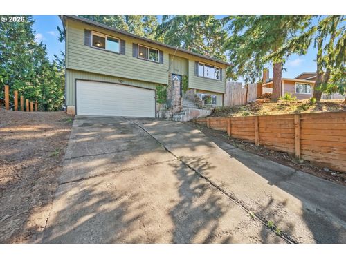 950 Ne Edgehill Dr, Estacada, OR, 97023-9509 | Card Image
