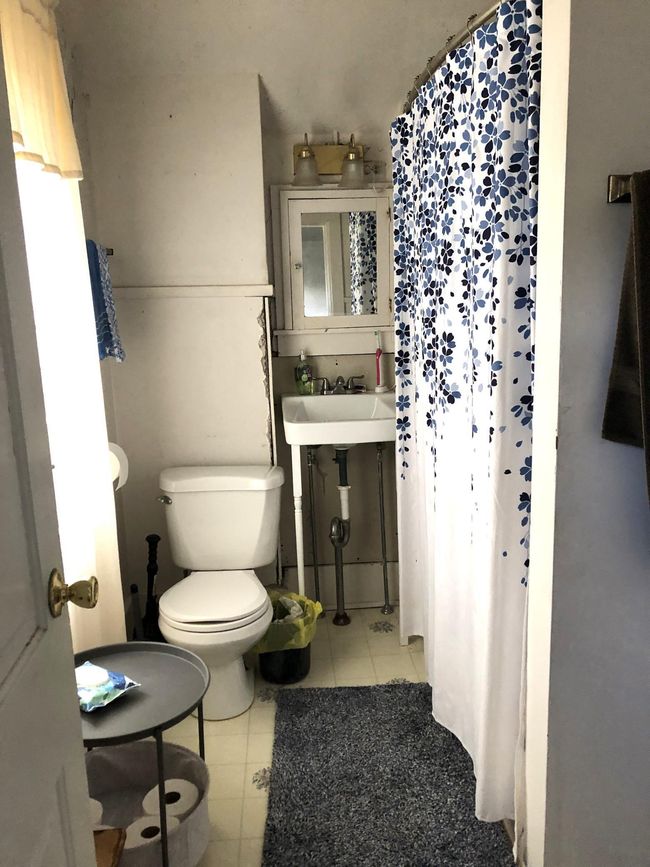 full bath upstairs | Image 7