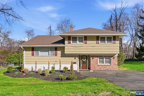 14 King Rd, Park Ridge, NJ, 07656-2220 | Card Image