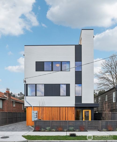 2628 58th Ave Sw, Seattle, WA, 98116-2228 | Card Image