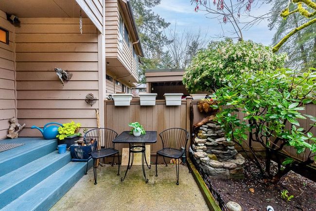 4722 Driftwood Place, Townhouse with 3 bedrooms, 2 bathrooms and 2 parking in Burnaby BC | Image 3