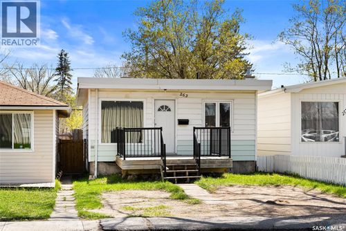 263 Mcintyre St, Regina, SK, S4R2L7 | Card Image