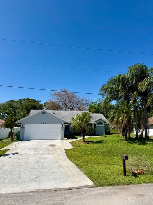 233 Sw Chapman Ave, Port St. Lucie, FL, 34984-4328 | Card Image