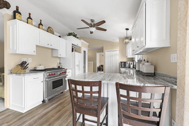 Gourmet kitchen | Image 5