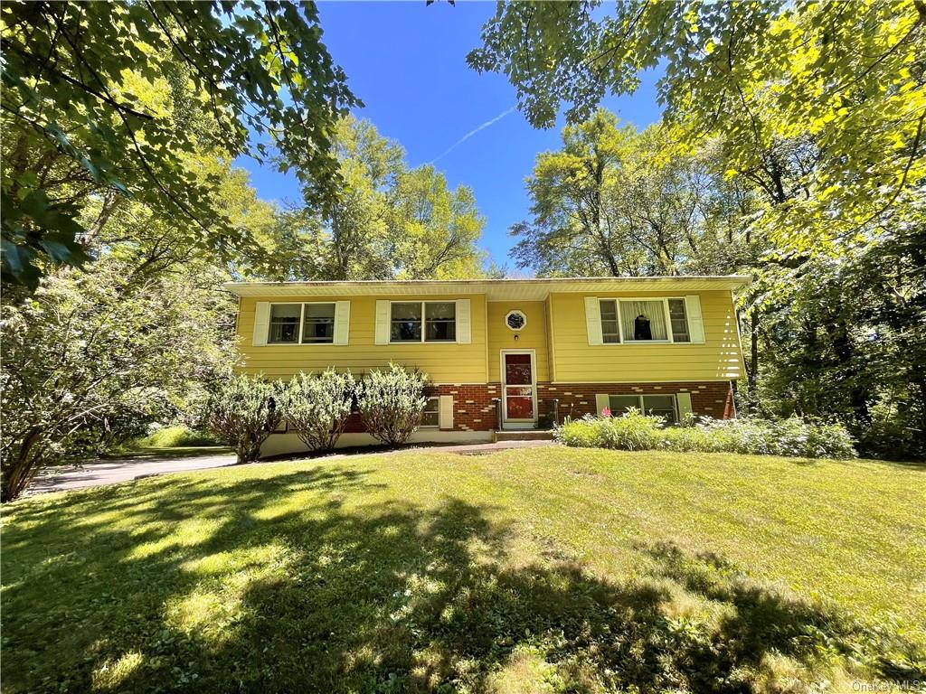 Shadow Ln, Hopewell Junction, NY 12533