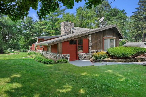 W232N6285 Waukesha Avenue, Sussex, WI, 53089 | Card Image