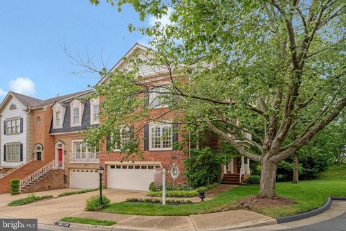10451 Breckinridge Ln, FAIRFAX, VA, 22030-3425 | Card Image