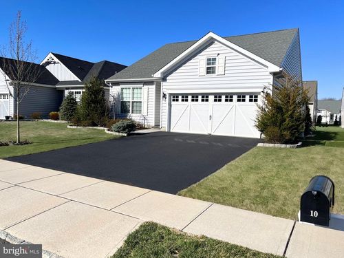 10 Moonlight Way, HOWELL, NJ, 07731-4031 | Card Image