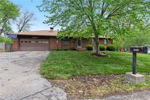 16060 E Sea Ave, Independence, MO, 64050-4857 | Card Image
