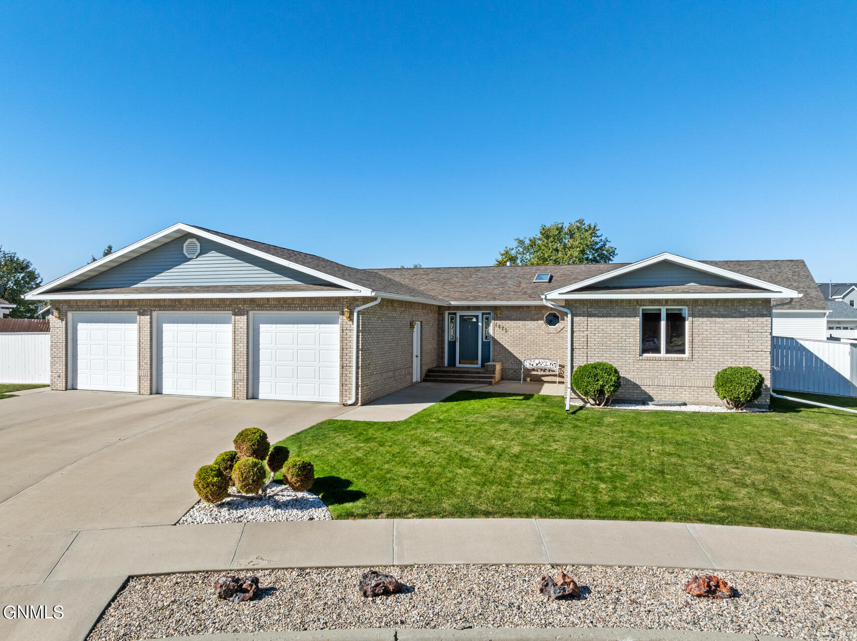 14th Ave, Williston, ND 58801