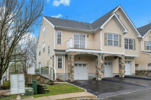 2-2-22 Mountainside Dr, Pompton Lakes, NJ, 07442-1766 | Card Image