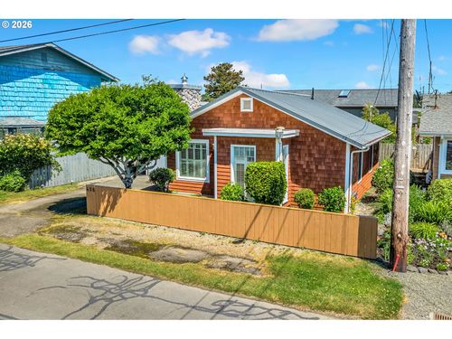 406 Oregon Ave N, Long Beach, WA, 98631-4106 | Card Image
