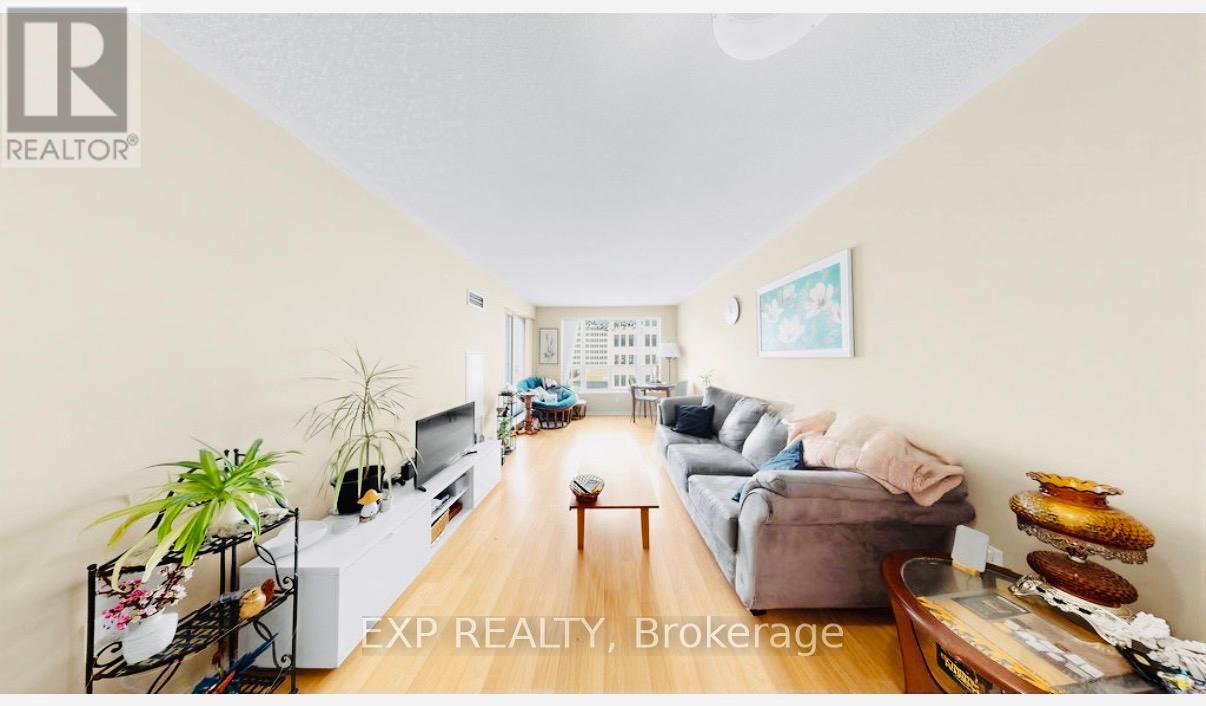 Residential in Toronto (Bay Street Corridor) 5