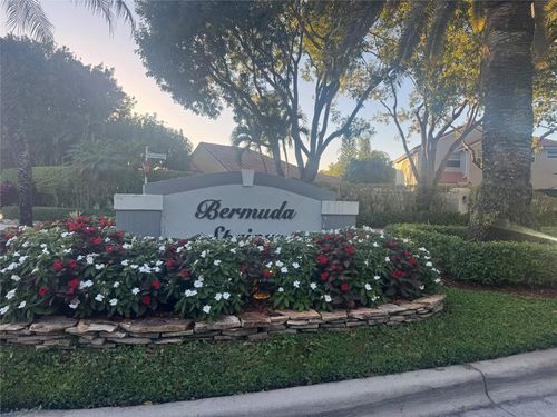 593 Bedford Ave, Weston, FL, 33326-2976 | Card Image