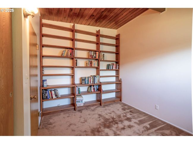 1439 Barton St, House other with 3 bedrooms, 2 bathrooms and null parking in Eugene OR | Image 20
