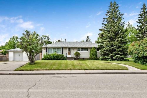 3807 25 Ave Sw, Calgary, AB, T3E0L3 | Card Image
