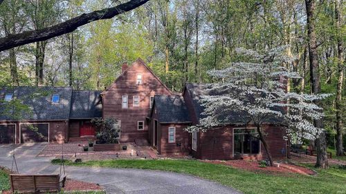 8209 Berry Dr, Evansville, IN, 47710-4991 | Card Image