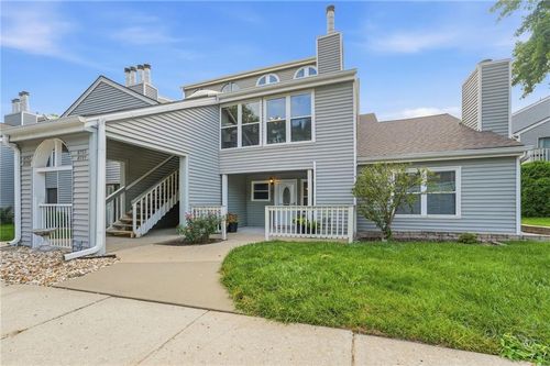 8751 W 106th Ter, Overland Park, KS, 66212-4381 | Card Image