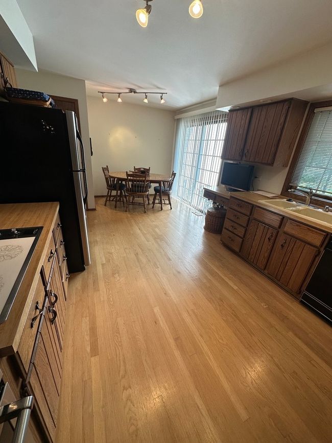 452 Hiawatha Trl, House other with 4 bedrooms, 3 bathrooms and 2 parking in Wood Dale IL | Image 4