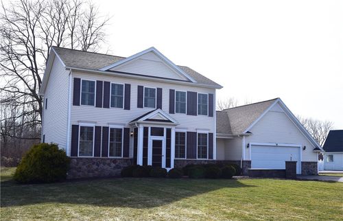 9 Golden Pond Trl, Spencerport, NY, 14559-9612 | Card Image