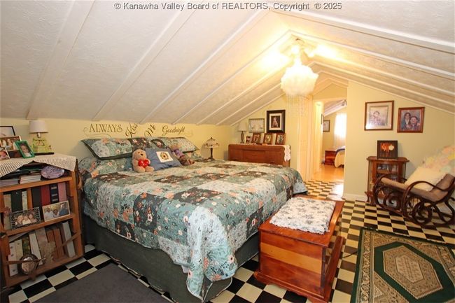 960 Grandview Rd, House other with 4 bedrooms, 3 bathrooms and null parking in Daniels WV | Image 41