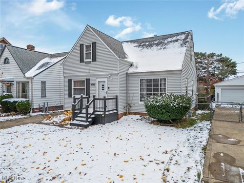 6701 Pelham Dr, Parma, OH, 44129-4537 | Card Image