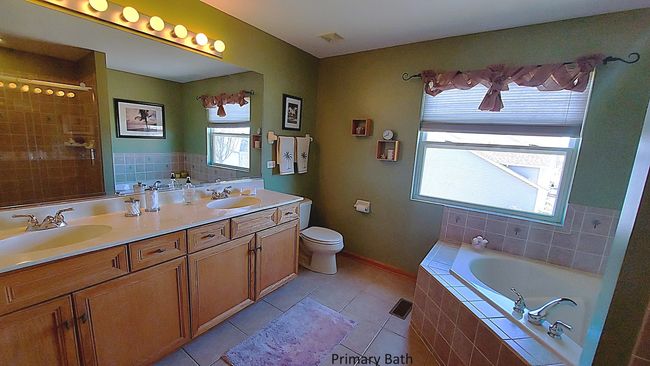 236 Berkshire Ln, House other with 4 bedrooms, 4 bathrooms and 4 parking in Sugar Grove IL | Image 17
