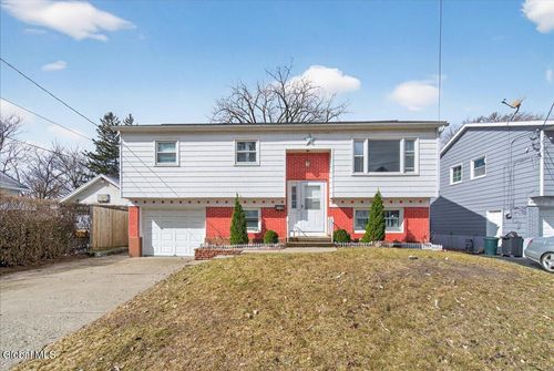 1750 Hamburg St, Schenectady, NY, 12304-4675 | Card Image