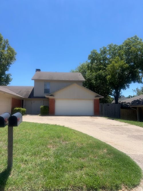 627 Overlook Ct, Arlington, TX, 76012-4880 | Card Image