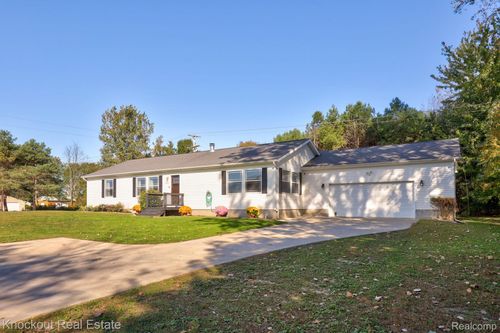 6977 Rathbun Rd, Birch Run, MI, 48415-8491 | Card Image