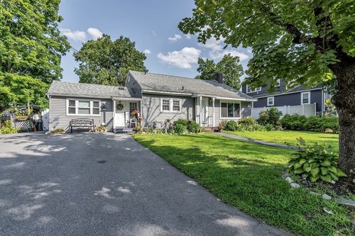 50 Chickering Rd, Lawrence, MA, 01843-3833 | Card Image
