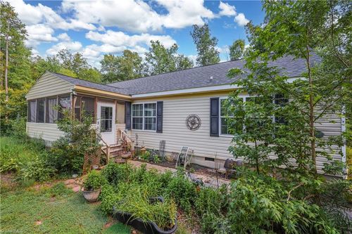 2311 Chrisco Rd W, Seagrove, NC, 27341-7451 | Card Image