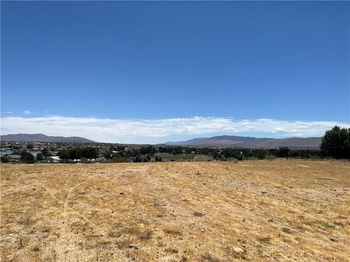 18035 Wildwood, Victorville, CA, 92395 | Card Image
