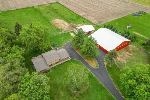 10160 Cemetery Rd, Pecatonica, IL, 61063-8724 | Card Image