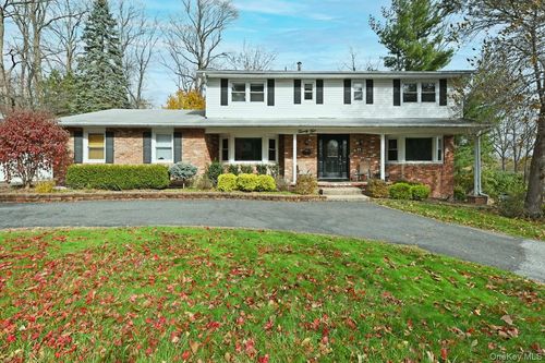 25 Flint Dr, Spring Valley, NY, 10977-2205 | Card Image