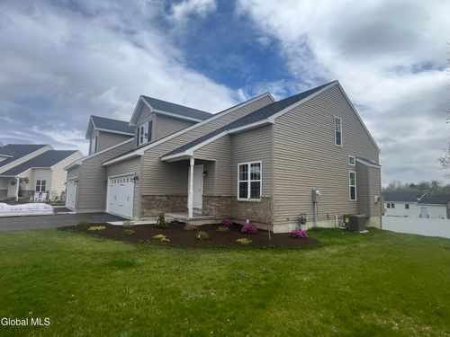 31 Paar Way, Mechanicville, NY, 12118-3663 | Card Image