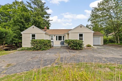 601 Hingham St, Rockland, MA, 02370-1262 | Card Image