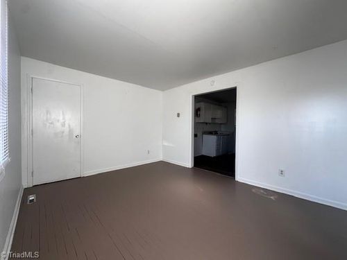 b-407 Florida Street, Greensboro, NC, 27406 | Card Image