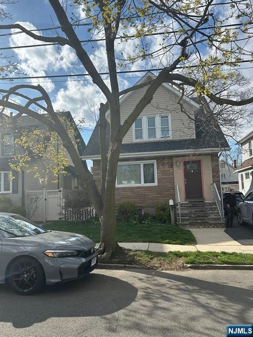 521 Olympia Ave, Cliffside Park, NJ, 07010-1615 | Card Image