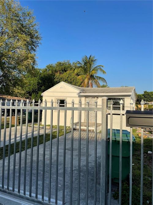 7675-7675 Nw 16th Ave, Miami, FL, 33147-5745 | Card Image