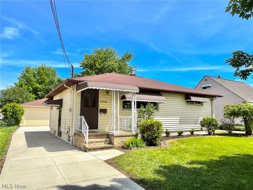 15460 Rademaker Dr, Brook Park, OH, 44142-2833 | Card Image