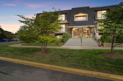 apt-2a-3856 S Parkway Dr, Northbrook, IL, 60062-7233 | Card Image