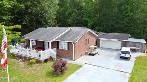 144 Waccamaw Shores Rd, Lake Waccamaw, NC, 28450-2476 | Card Image