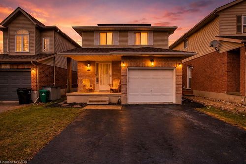 32 Marisa Street, Kitchener, ON, N2K3V8 | Card Image