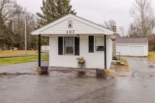 r-107 Walker St, Swansea, MA, 02777-3408 | Card Image